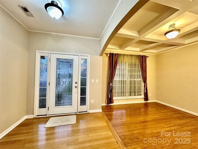 Building Photo - 1913 Thorn Crest Dr