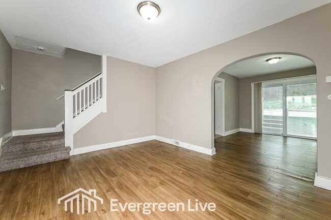 Building Photo - 192 1/2 St Joseph St