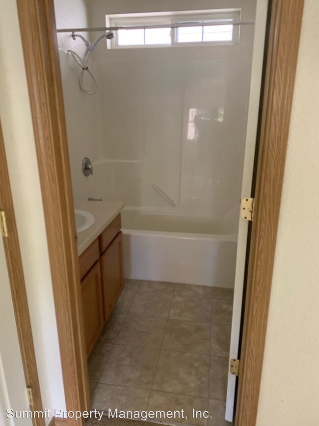 Foto del edificio - 2 br, 2 bath House - 4677 Montrose Drive