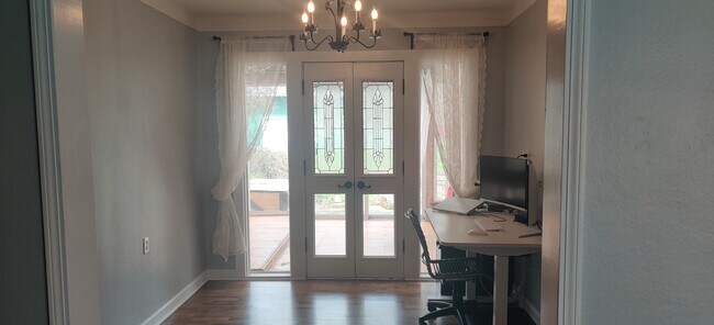 Foto del edificio - 822 CC St