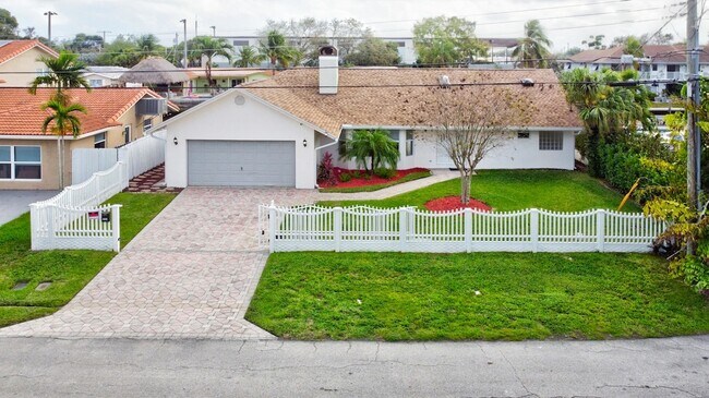 Foto del edificio - 1412 NE 53rd Ct