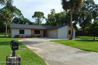 Building Photo - 4440 Sherwood Dr