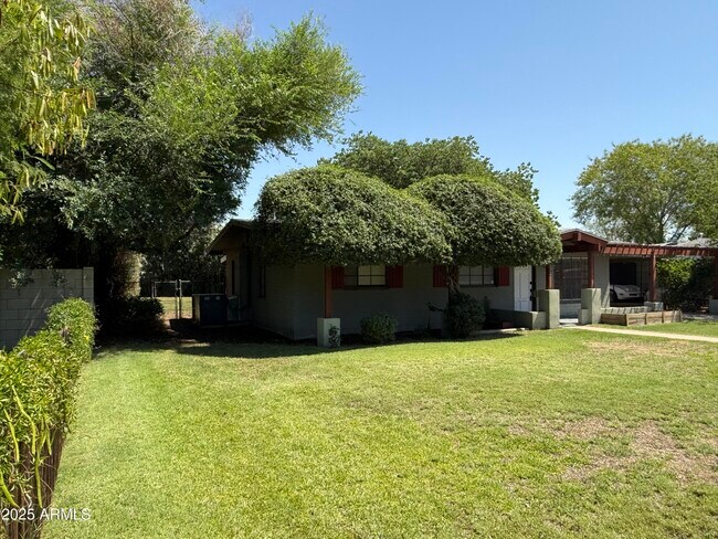 Foto del edificio - 1632 E Hudson Dr