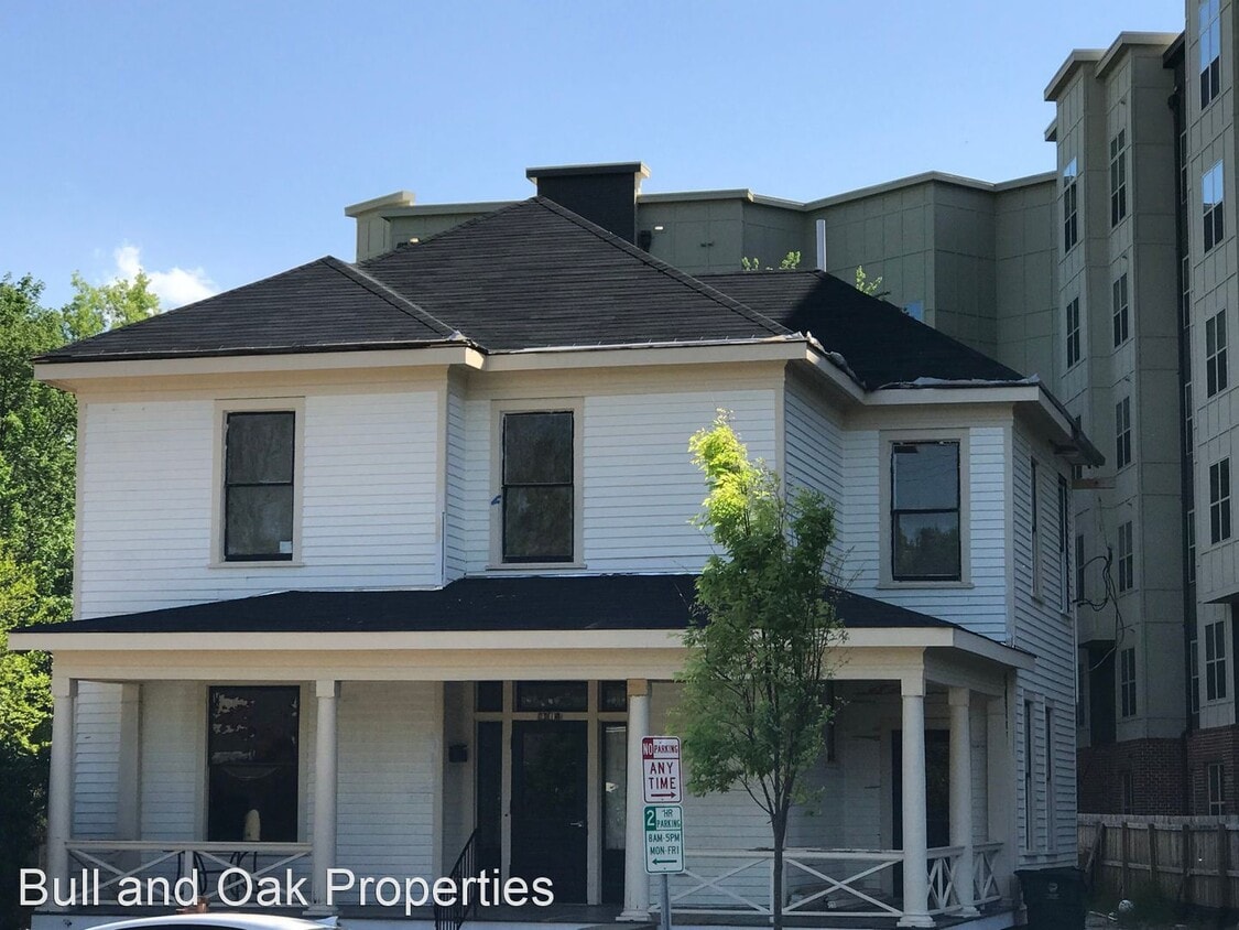 Primary Photo - 1415 Hillsborough St