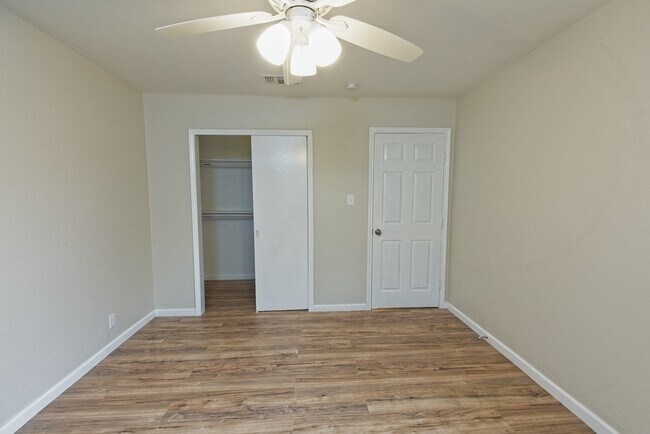 Foto del edificio - Near Downtown Plano