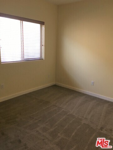 Building Photo - 11469 Moorpark St