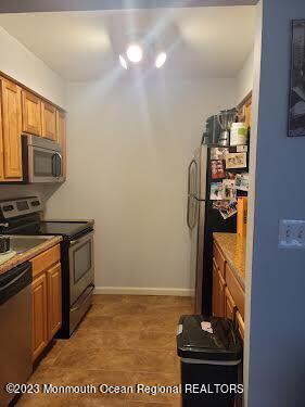 Building Photo - 324 Shore Dr