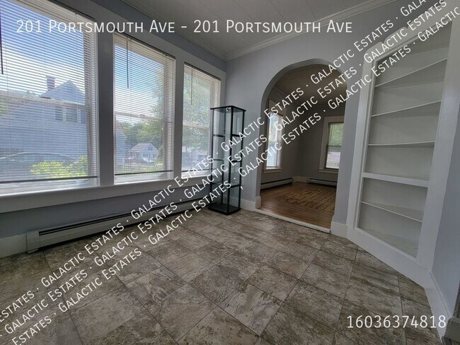 Foto del edificio - East side 2 bedroom tucked away and super ...