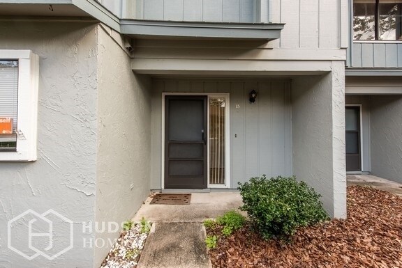 Building Photo - AVAILABLE NOW! - 15 Fair Oaks, Ormond Beac...