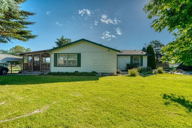 Building Photo - For Lease: 3BR/2BA Home with Spacious Yard – $2,400/mo