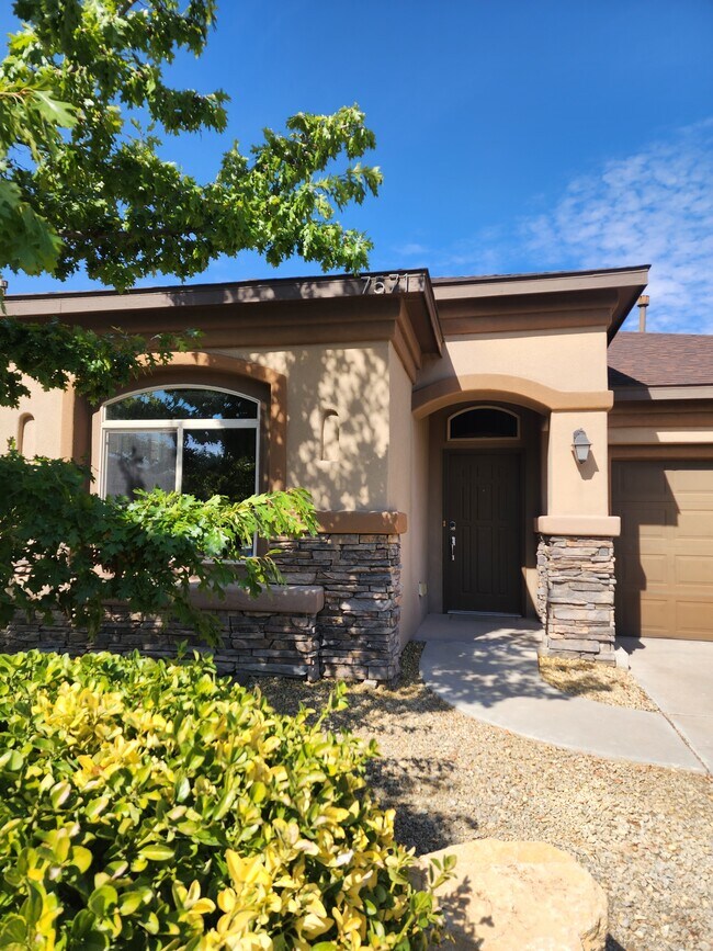 Foto del edificio - 7571 Vista de Oeste Pl