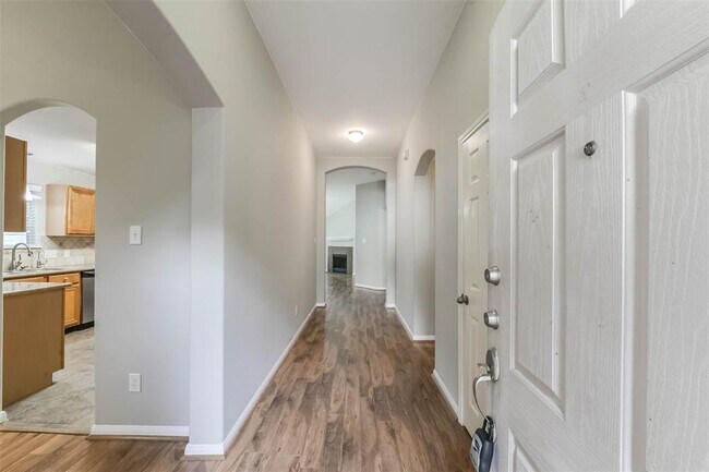 Building Photo - 6030 Fergis Dr