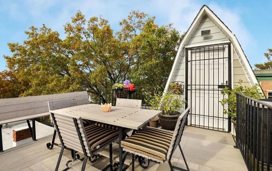 Primary Photo - Gorgeous 4-Bed Rowhome with Private Roofto...