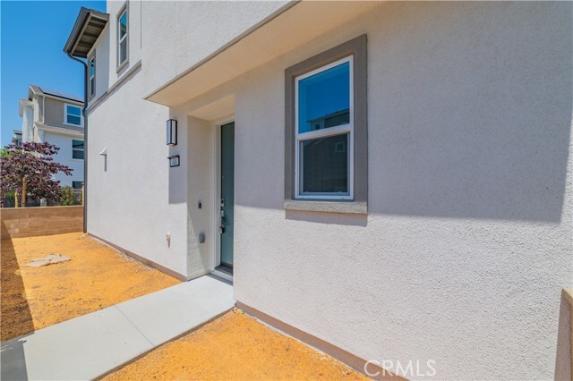 Building Photo - 446 Lobata