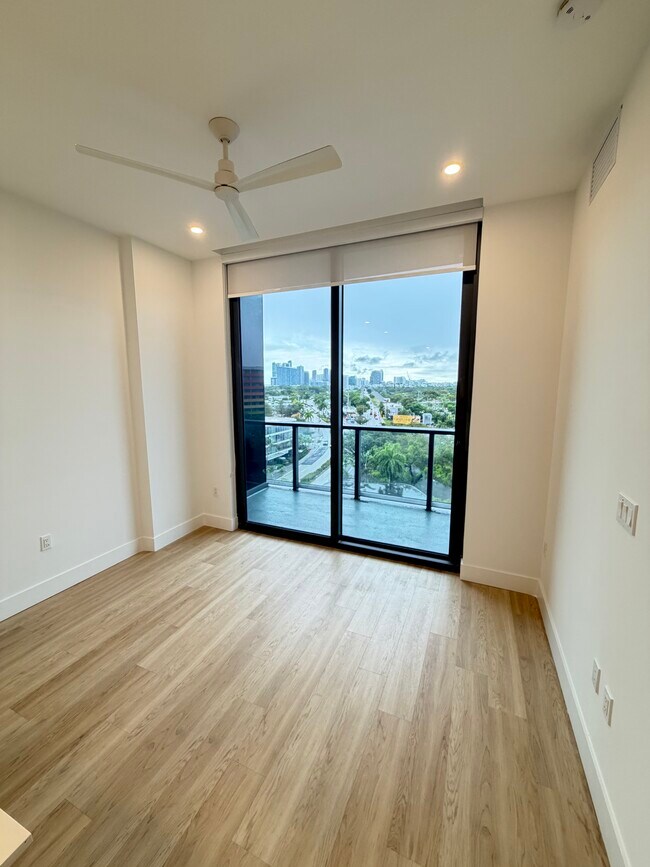 LIVING ROOM - 136 NE 43rd St