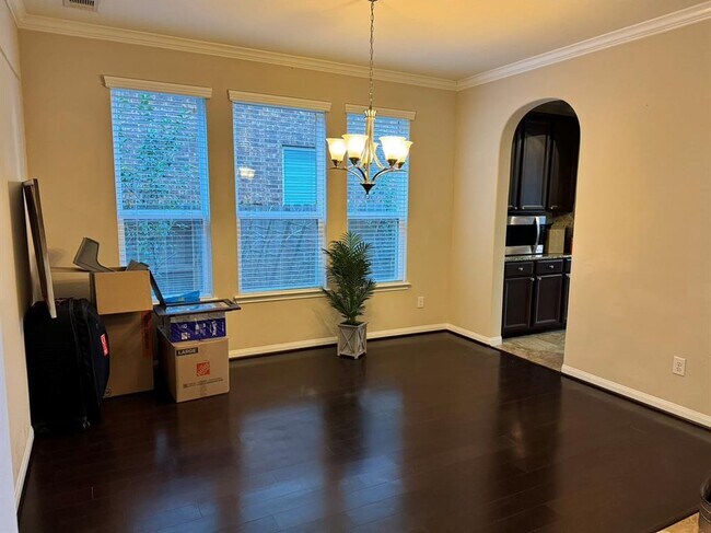 Foto del edificio - 27411 Royal Canyon Ln
