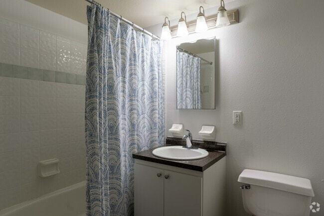 4BR, 4BA - 1,440SF - Lexington Crossing Apartments