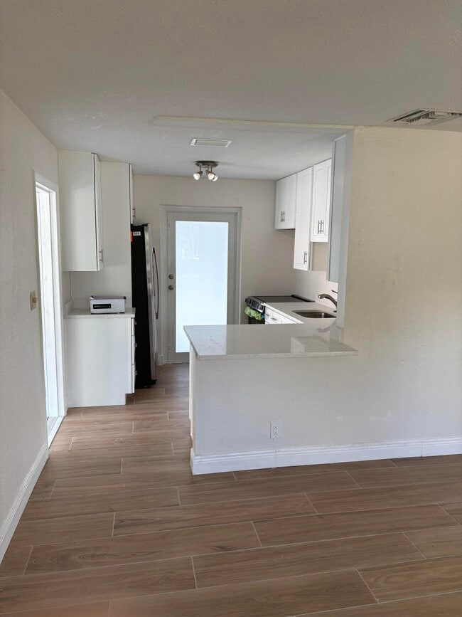 Foto del edificio - 2630 NE 8th Ave