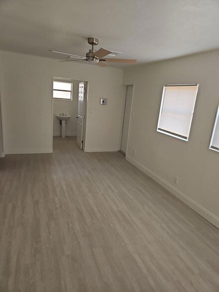 Foto del edificio - 815 Dundas Ct