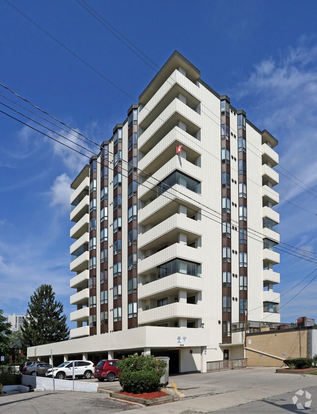 Building Photo - Hunter's Green