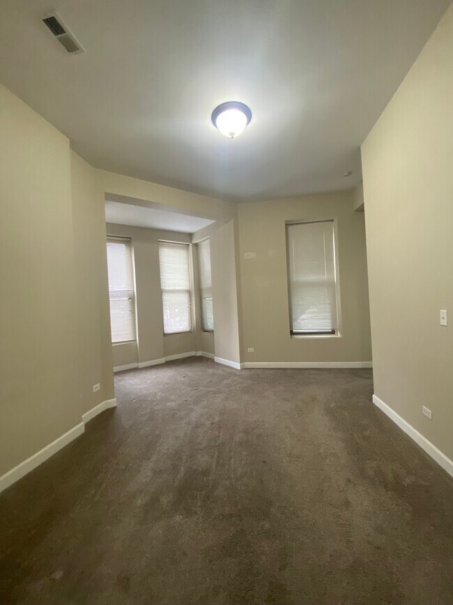Foto del edificio - 731 N Wells St