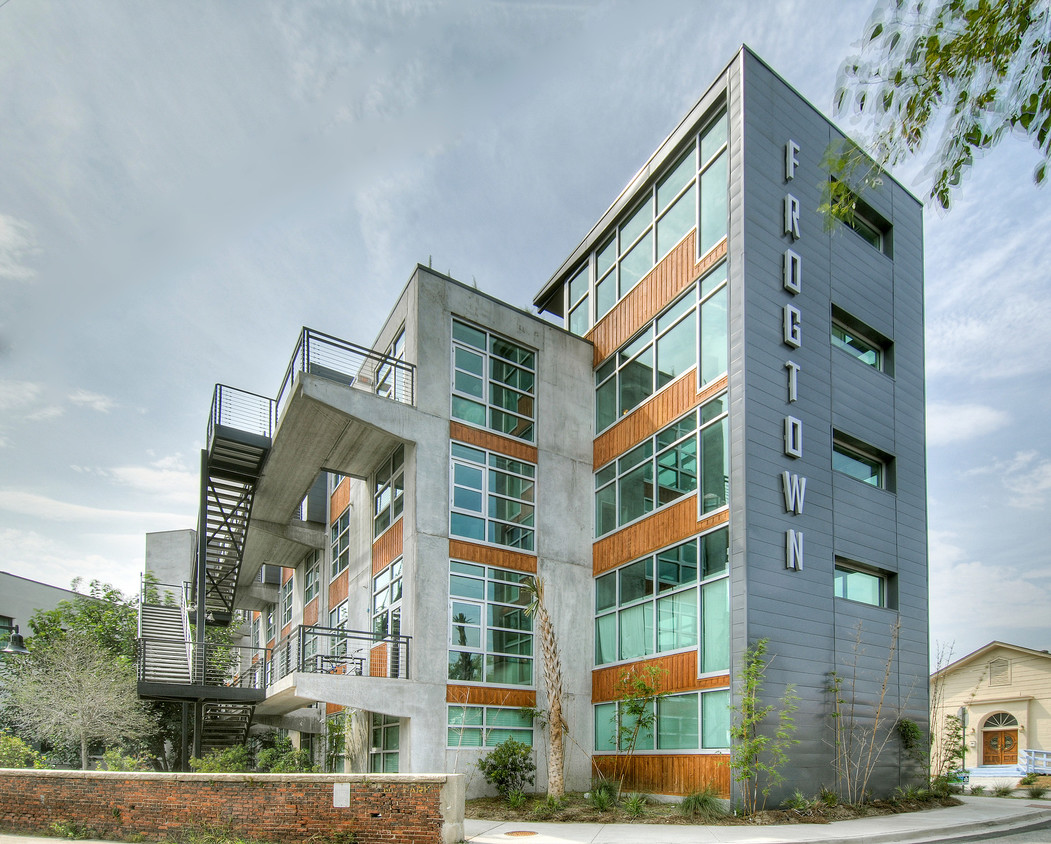 Frogtown - Exterior - 528 Selma St