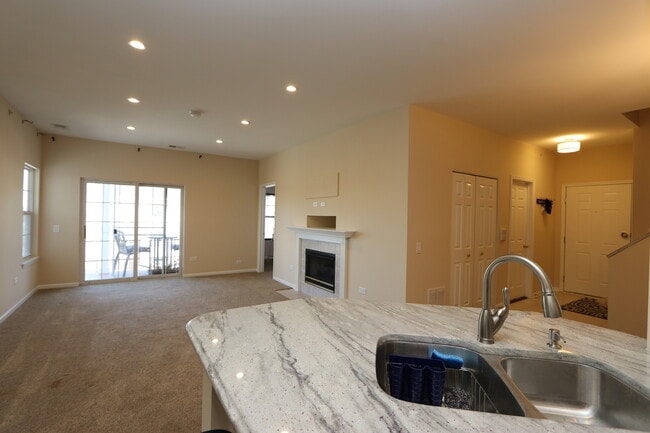 Building Photo - 3333 Stratford Ct