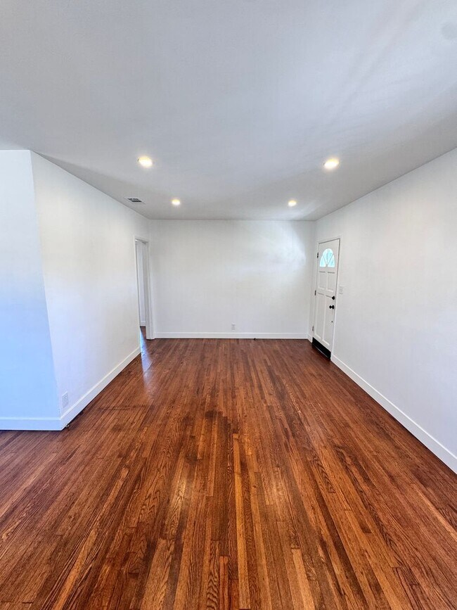 Foto del edificio - 5833 E Parapet St