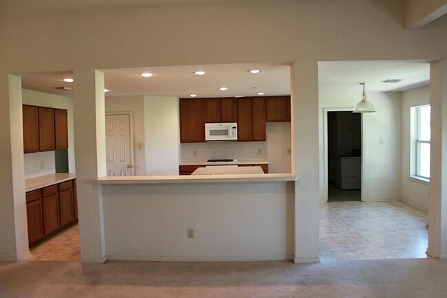 Building Photo - 15815 Merle Rd