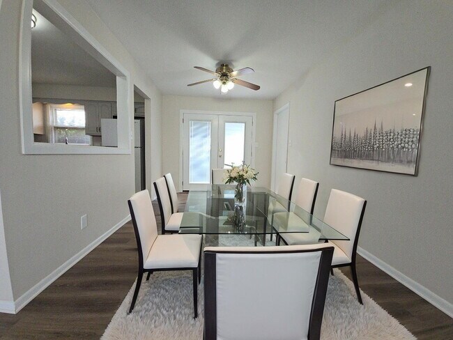 Foto del edificio - 422 Meadow Ln