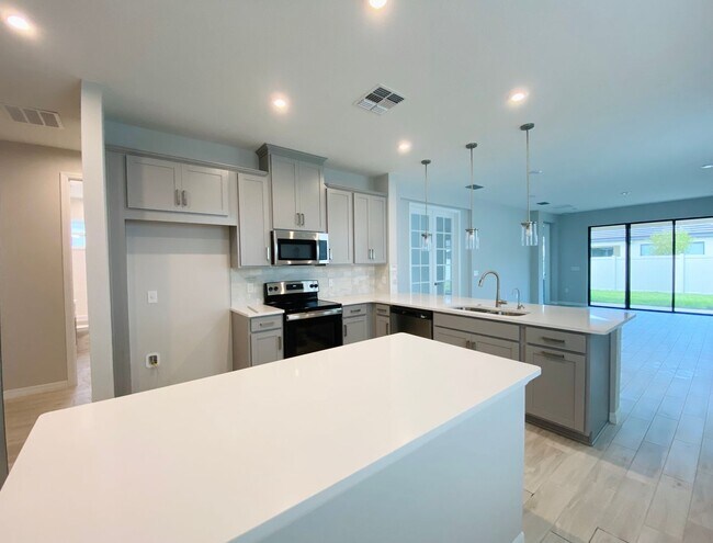 Foto del edificio - Brand New House in Gated Community for Rent