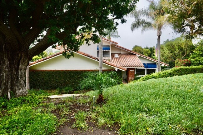 Building Photo - Beautifully Remodeled 4 Bedroom Pool Home ...