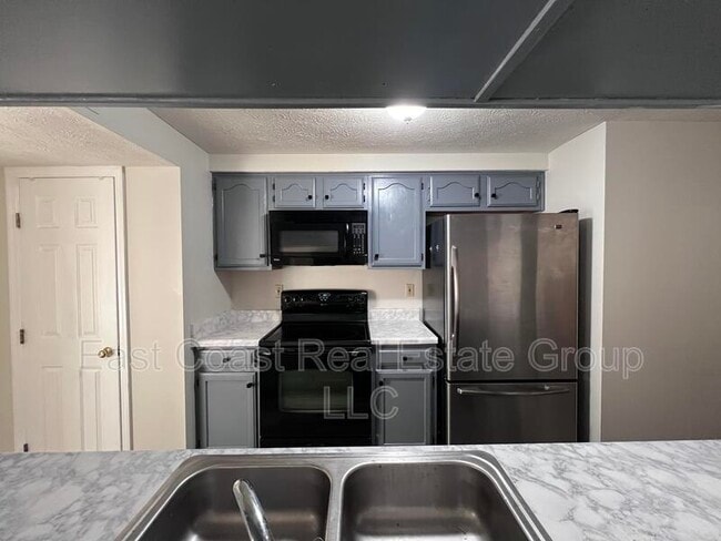 Foto del edificio - 615 Himes Ave