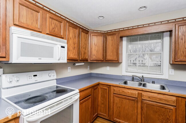 Building Photo - 302 Bentwood Dr, Shepherdsville, KY, 40165