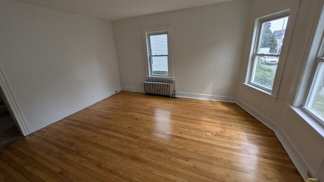 Building Photo - 20 Kosta St