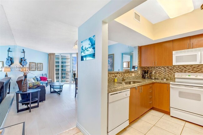 Building Photo - 17375 Collins Ave