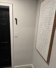 Building Photo - 8 Carrington Av