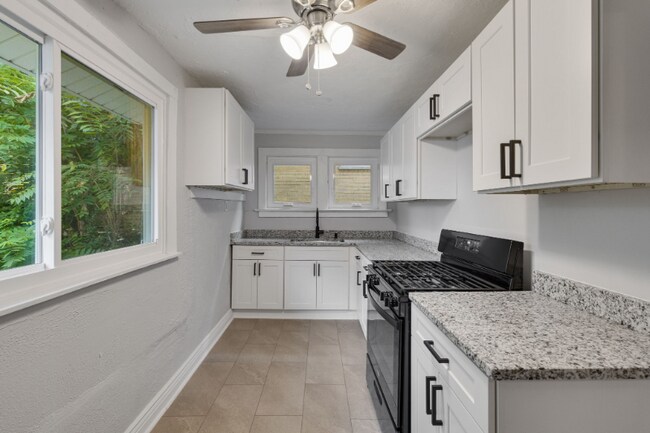 Building Photo - 7228 Page Ave