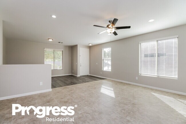 Building Photo - 40994 N Vine Ave