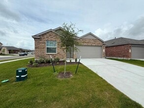 Building Photo - 120 Donnington Dr