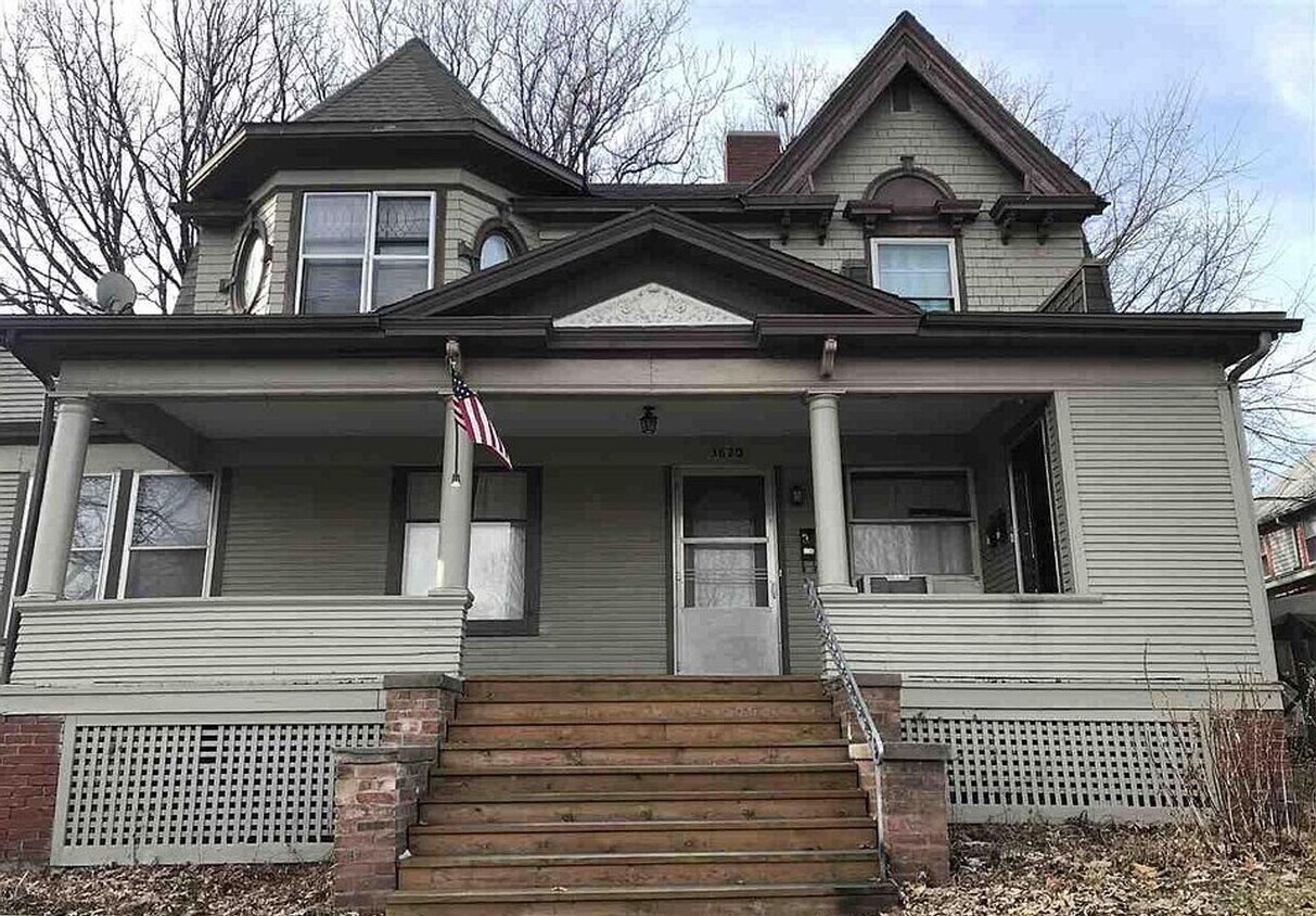 3820 S 24th St Unit 3, Omaha, NE 68107 Room for Rent in Omaha, NE