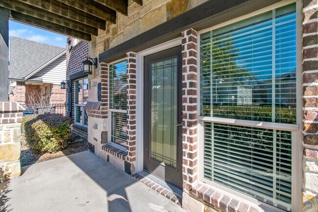 Foto del edificio - 5 Bedroom 3 Bath, Short 5 Minute Walk to T...
