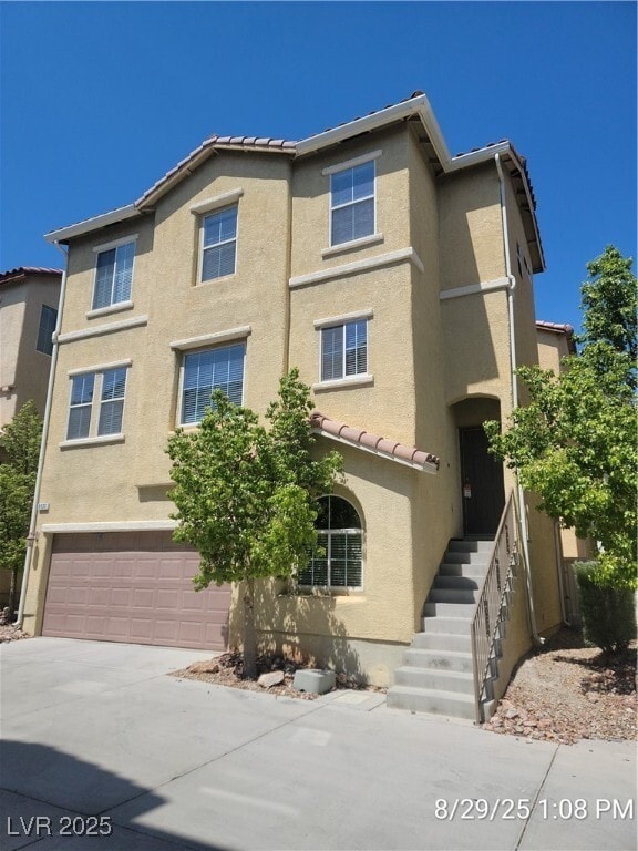 Building Photo - 8936 Jaquita Ave