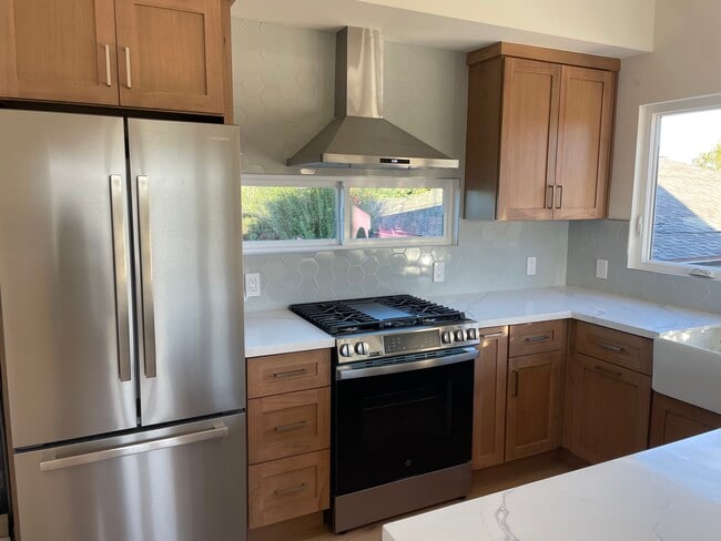 Foto del edificio - 5043 Sawtelle Blvd