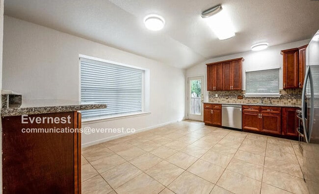 Building Photo - 902 Mammoth Ct
