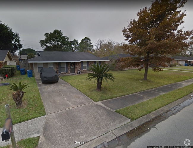 Building Photo - 405 Palmwood Dr