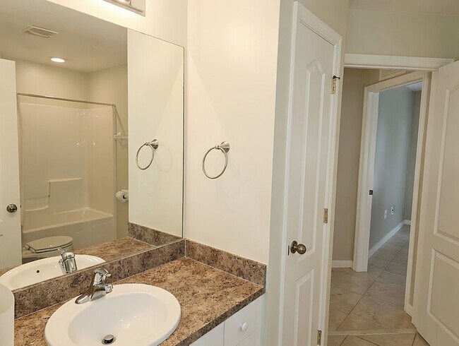 Foto del edificio - 2711 Nelson Rd N