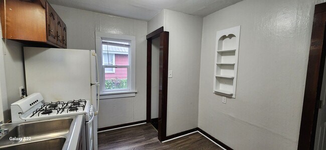Building Photo - 3 Bed 1 Bath Home for Rent