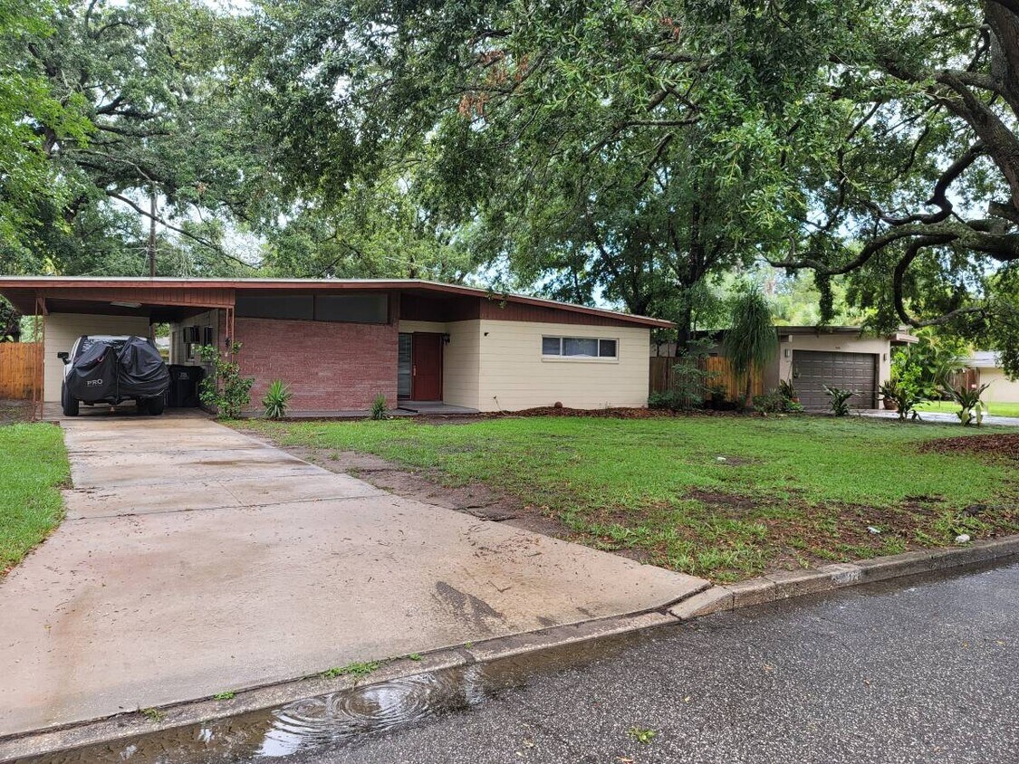 1221 Berwyn Rd, Orlando, FL 32806 House Rental in Orlando, FL