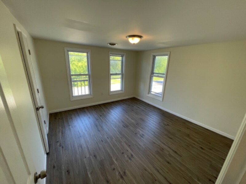 981 River Rd Unit 2nd Floor, Schenectady, NY 12306 Apartment for Rent